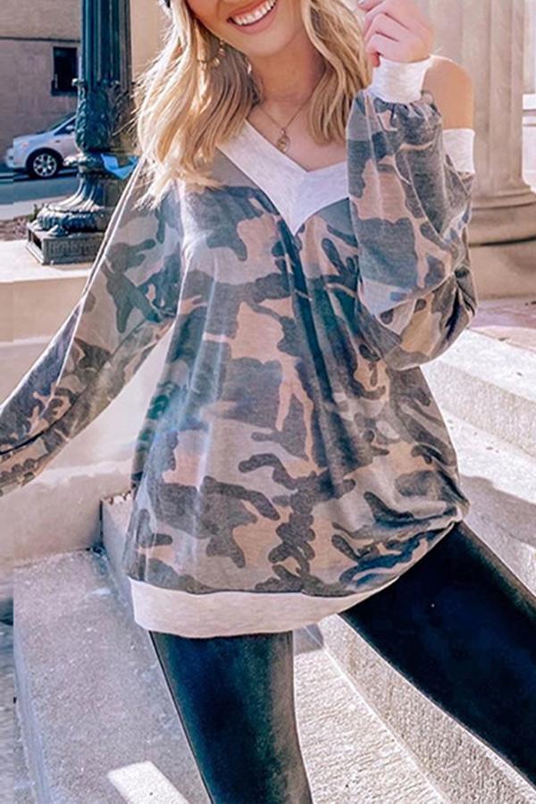 Loose V-neck Camouflage Sweatshirt