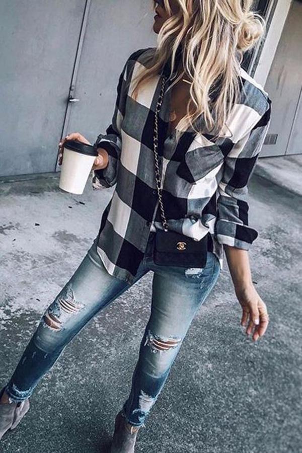 Casual Long-sleeved Black And White Plaid Shirt