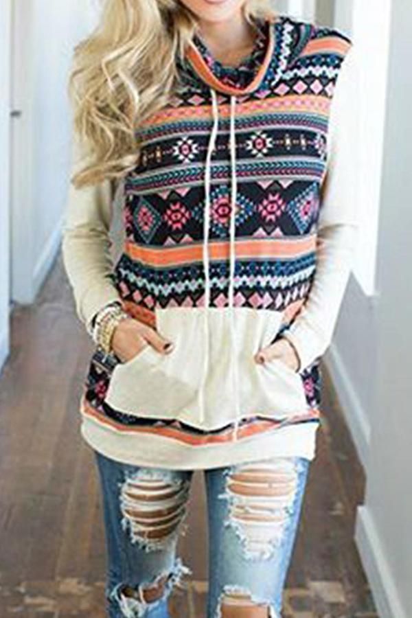 Geometric Print Turtle Neck Sweatshirt