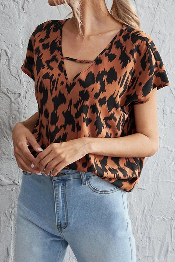 New Leopard-print Short-sleeve V-Neck T-Shirt Top