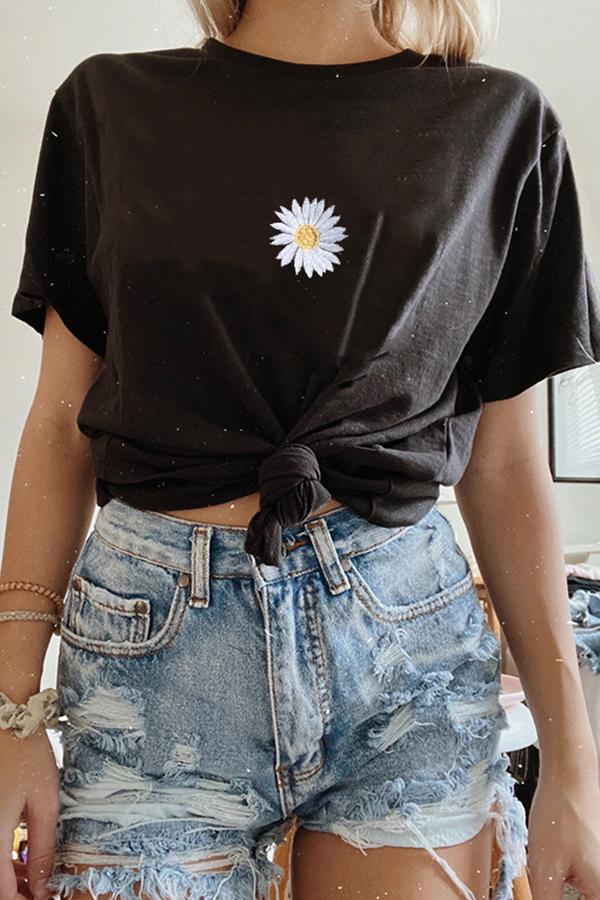 Sweet Cute Embroidery Chrysanthemum Short Sleeves T-shirt