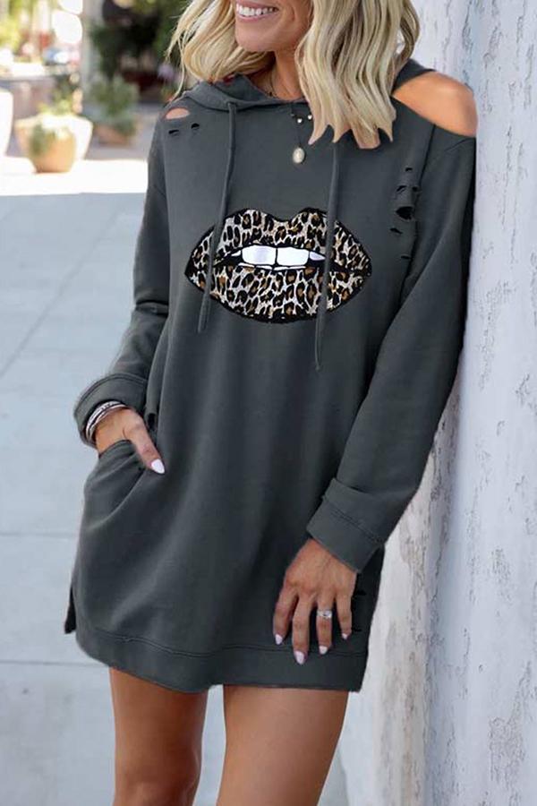 Chic Lips Print Hooded Sweater