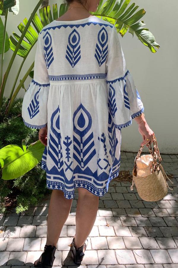 Pretty Geometric Print V Neck Dress